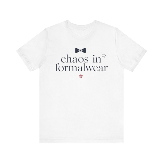 Camiseta "Caos con Atuendo Formal"